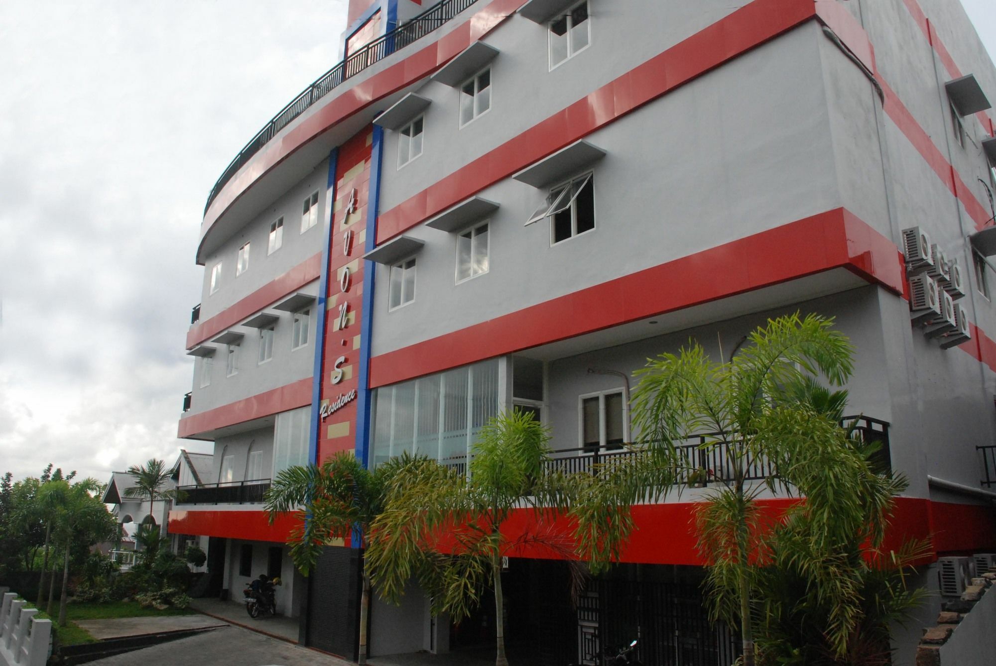 Avon'S Residence Manado Exterior photo